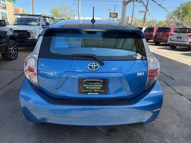 Toyota Prius c Four 2012