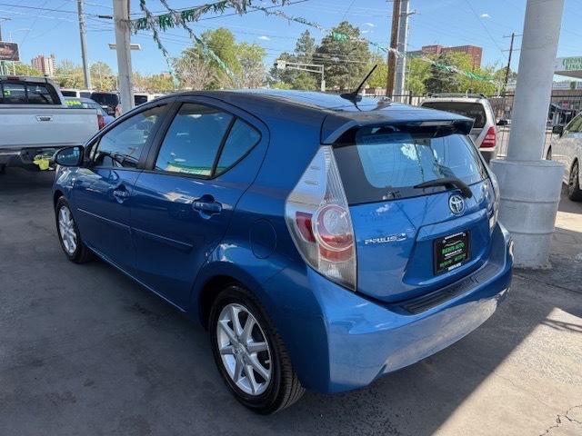 Toyota Prius c Four 2012