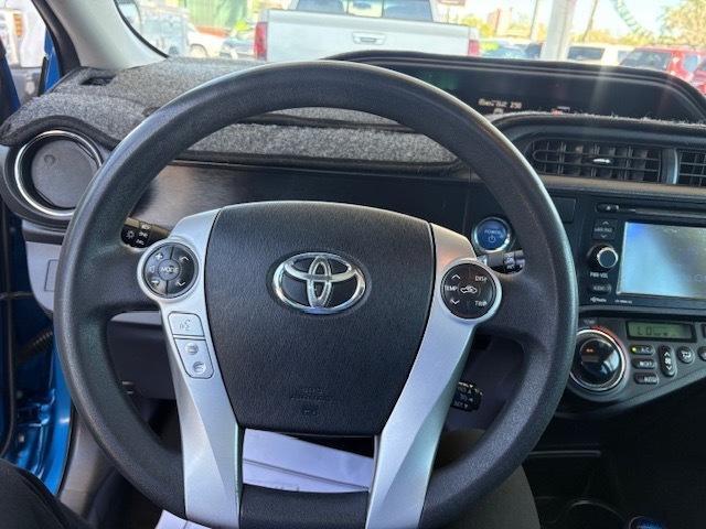 Toyota Prius c Four 2012