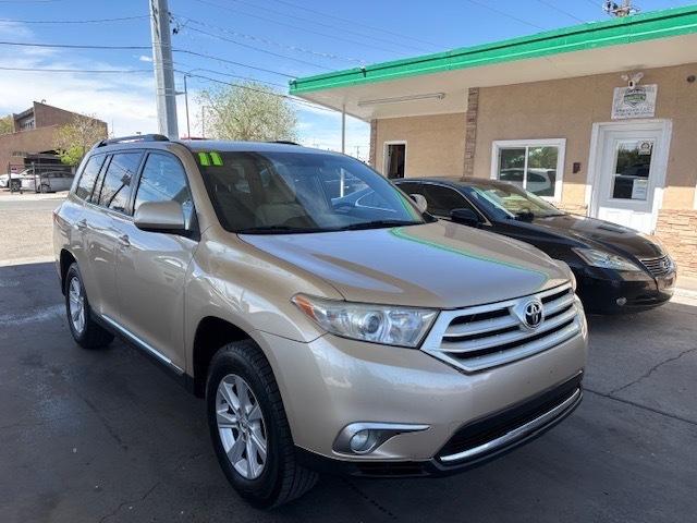 Toyota Highlander Base 2WD V6 2011