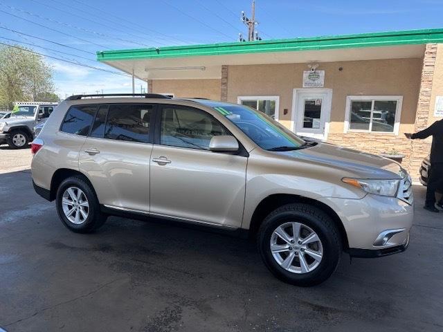 Toyota Highlander Base 2WD V6 2011