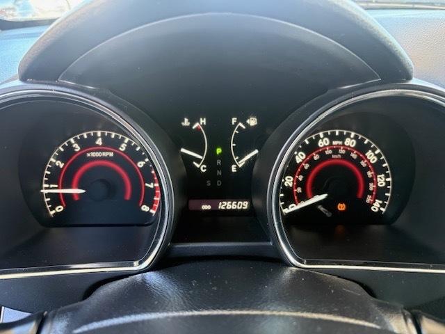 Toyota Highlander Base 2WD V6 2011