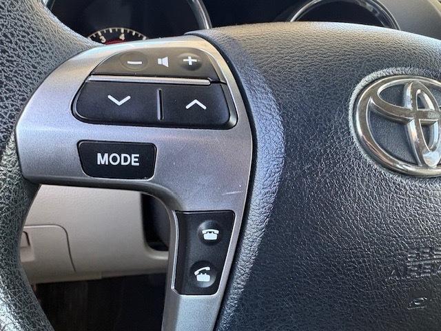 Toyota Highlander Base 2WD V6 2011