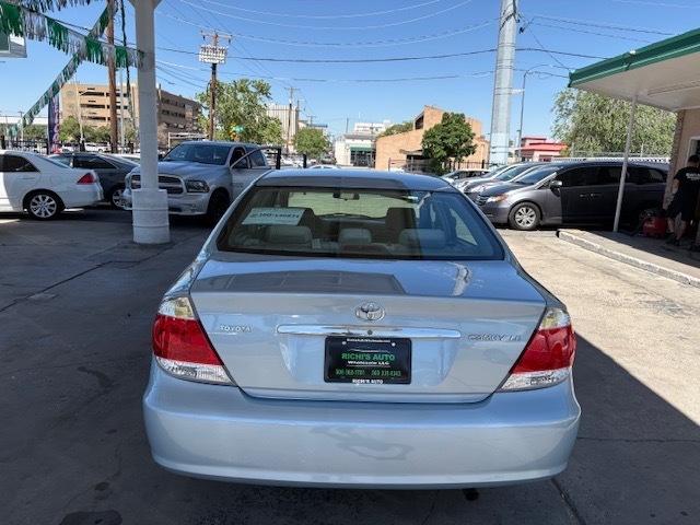 Toyota Camry LE 2005