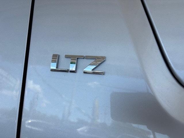 Chevrolet Avalanche LTZ 4WD 2011
