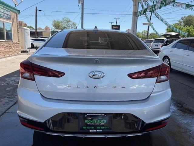 Hyundai Elantra SEL 2019