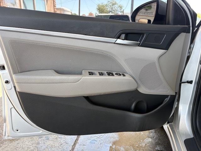 Hyundai Elantra SEL 2019