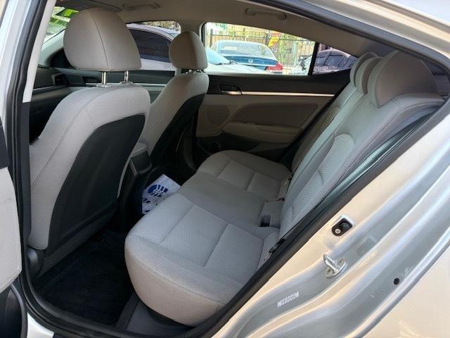 Hyundai Elantra SEL 2019