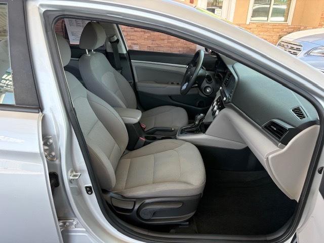 Hyundai Elantra SEL 2019