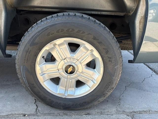 Chevrolet Silverado 1500 LT Crew Cab 4WD 2011
