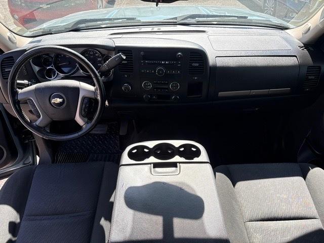 Chevrolet Silverado 1500 LT Crew Cab 4WD 2011