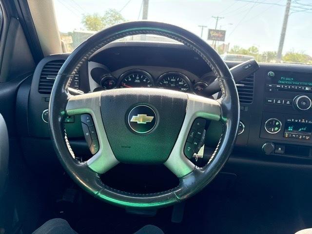 Chevrolet Silverado 1500 LT Crew Cab 4WD 2011