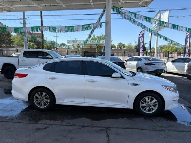 Kia Optima LX 2017
