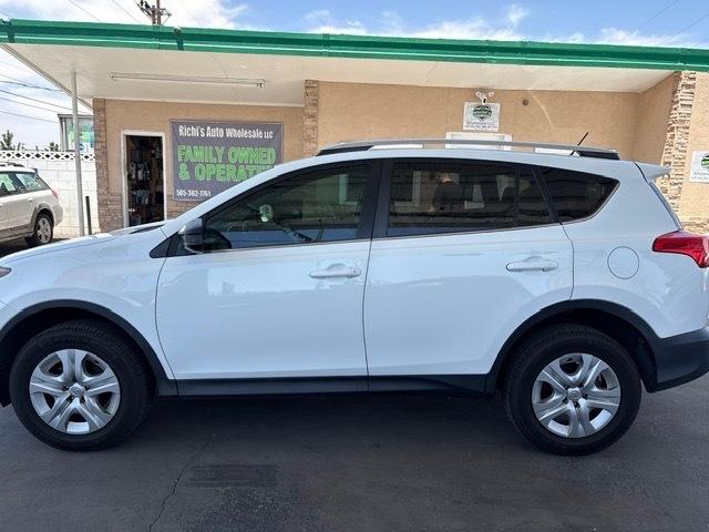 Toyota RAV4 LE FWD 2014