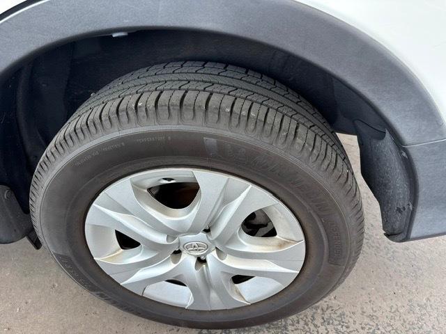 Toyota RAV4 LE FWD 2014