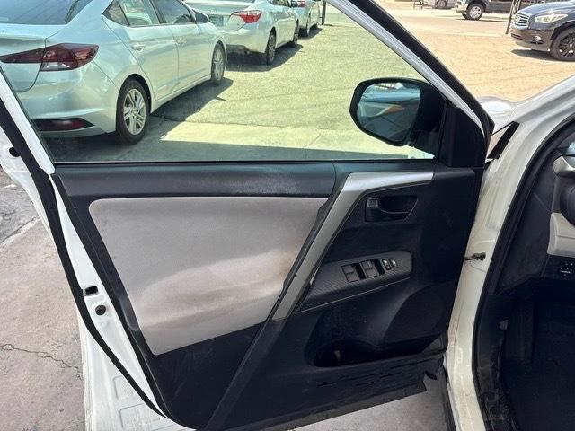 Toyota RAV4 LE FWD 2014