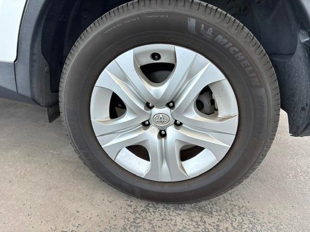Toyota RAV4 LE FWD 2014