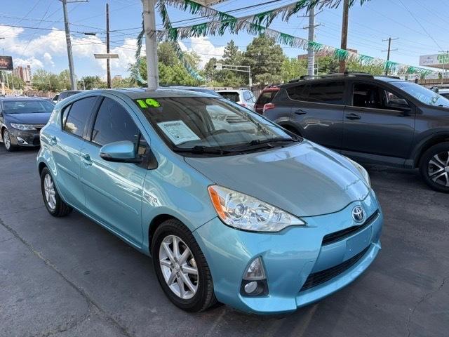 Toyota Prius c Four 2014