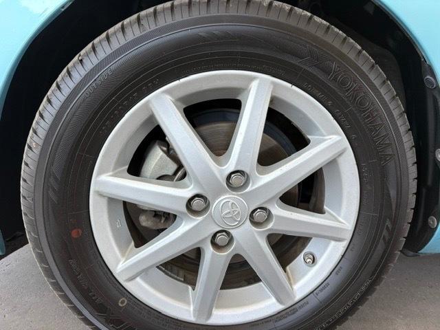Toyota Prius c Four 2014