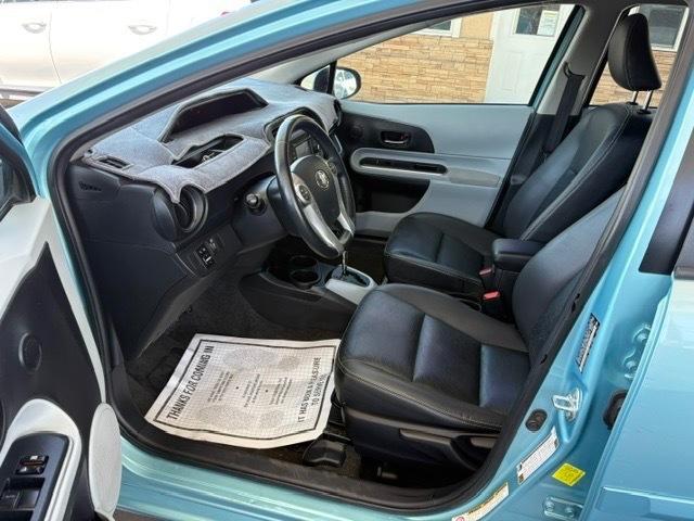 Toyota Prius c Four 2014