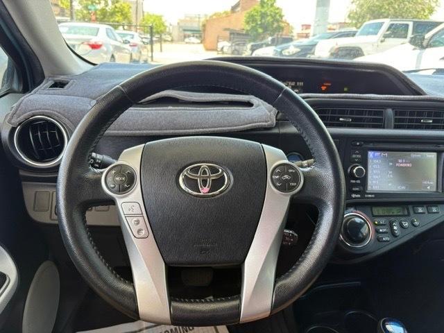 Toyota Prius c Four 2014