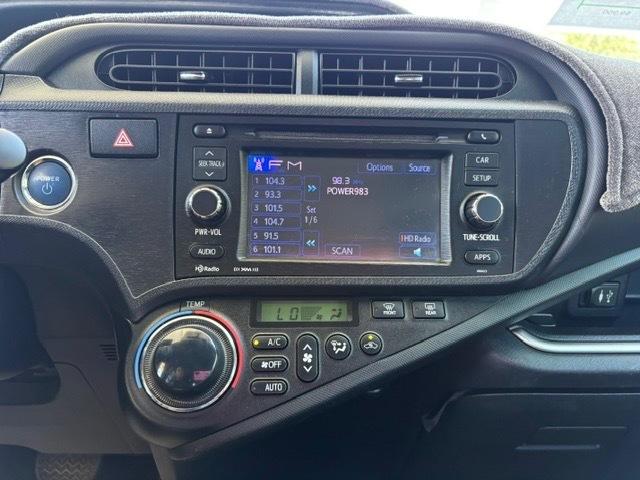 Toyota Prius c Four 2014