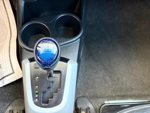 Toyota Prius c Four 2014