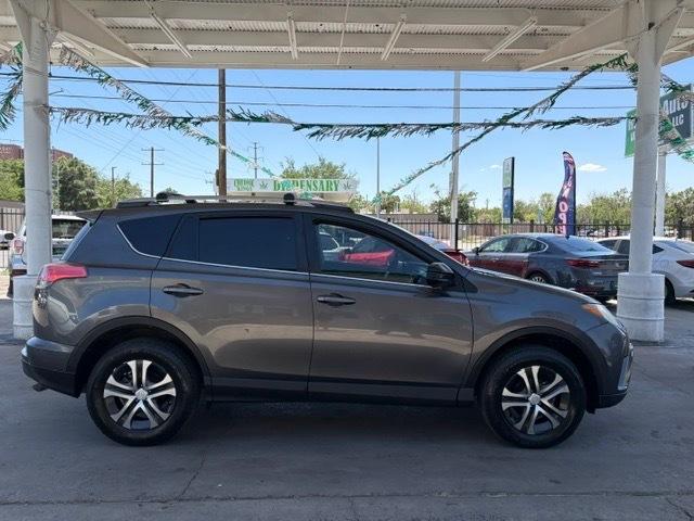 Toyota RAV4 LE FWD 2018