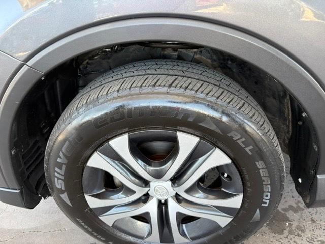 Toyota RAV4 LE FWD 2018