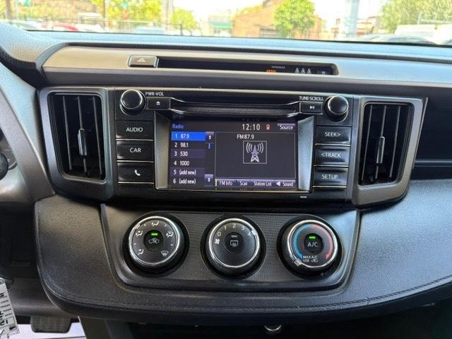 Toyota RAV4 LE FWD 2018
