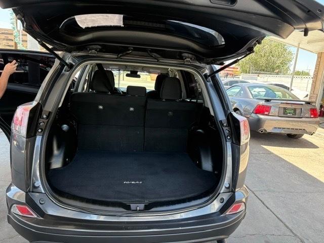 Toyota RAV4 LE FWD 2018
