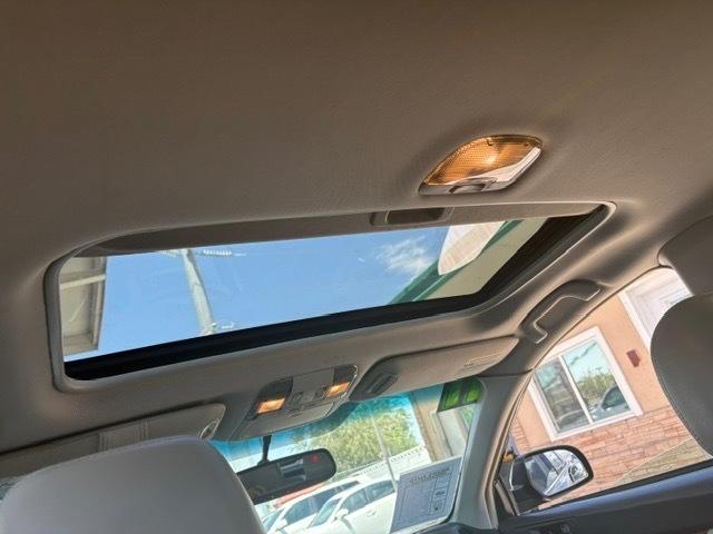 Subaru Outback 2.5i Limited 2011
