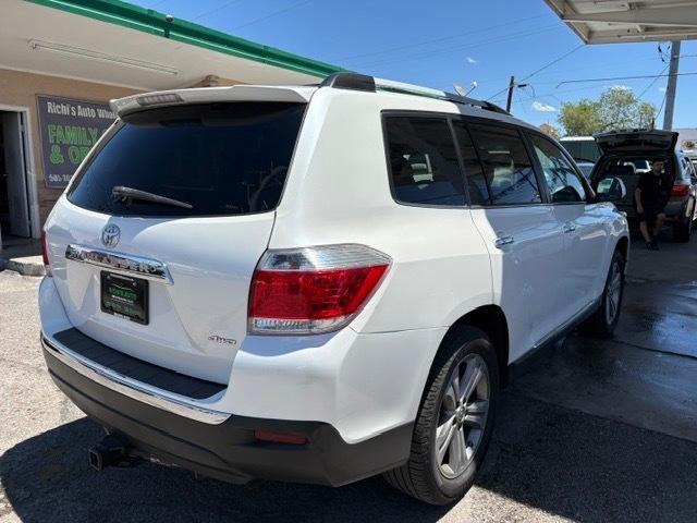 Toyota Highlander Limited 4WD 2011