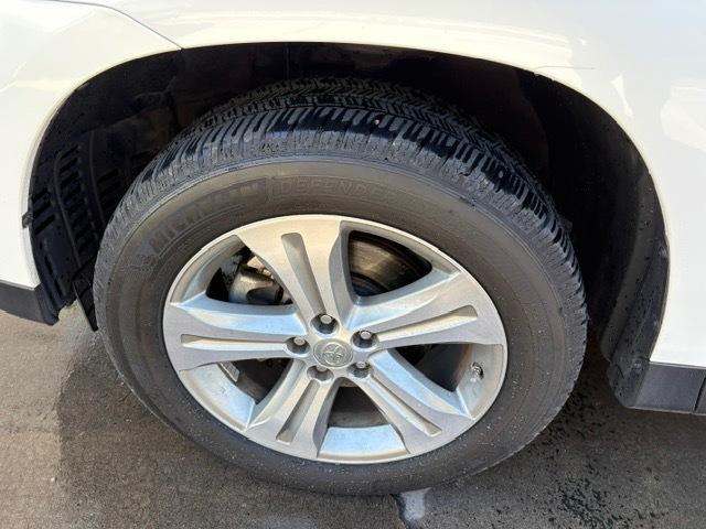 Toyota Highlander Limited 4WD 2011
