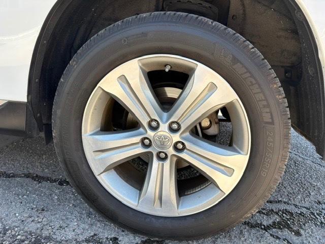 Toyota Highlander Limited 4WD 2011