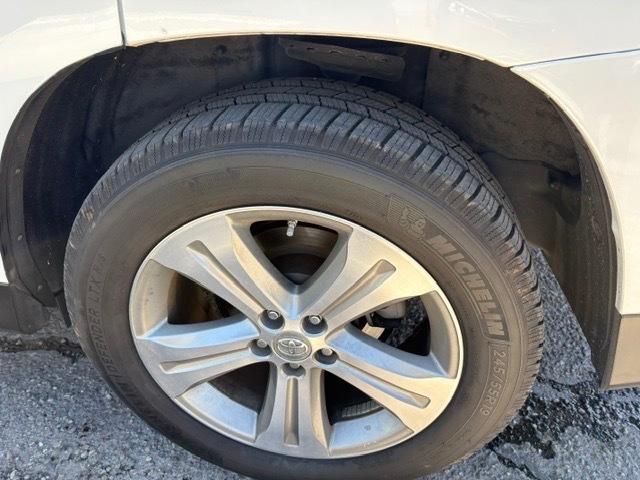 Toyota Highlander Limited 4WD 2011