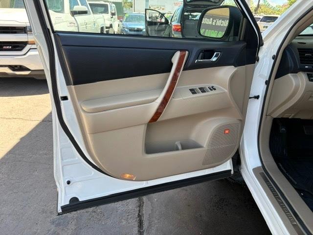 Toyota Highlander Limited 4WD 2011