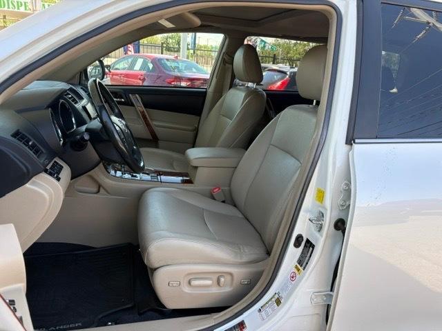 Toyota Highlander Limited 4WD 2011