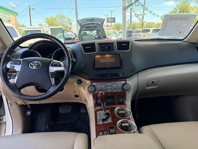 Toyota Highlander Limited 4WD 2011