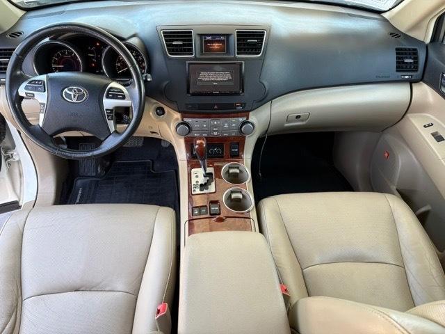 Toyota Highlander Limited 4WD 2011