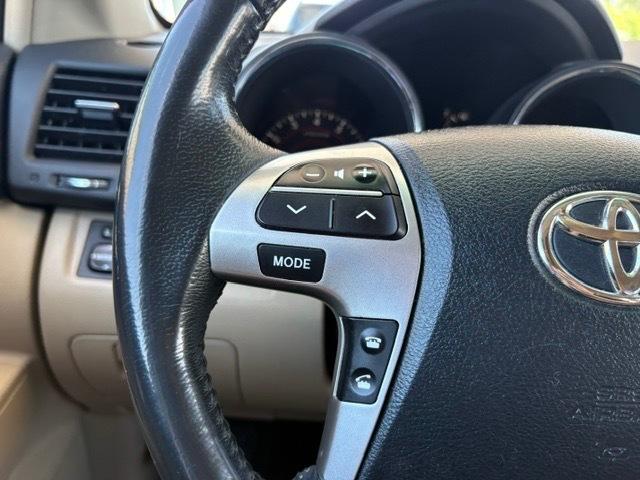 Toyota Highlander Limited 4WD 2011