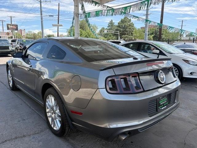Ford Mustang V6 Coupe 2013