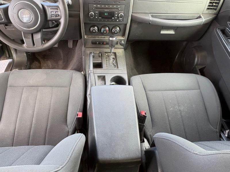 Jeep Liberty Sport 4WD 2011