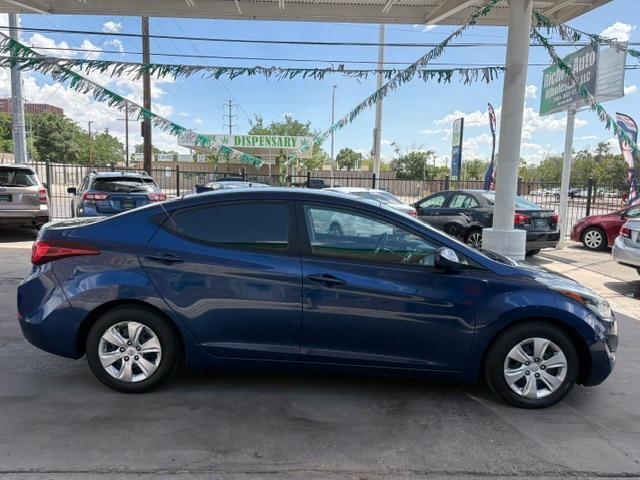 Hyundai Elantra SE 2016