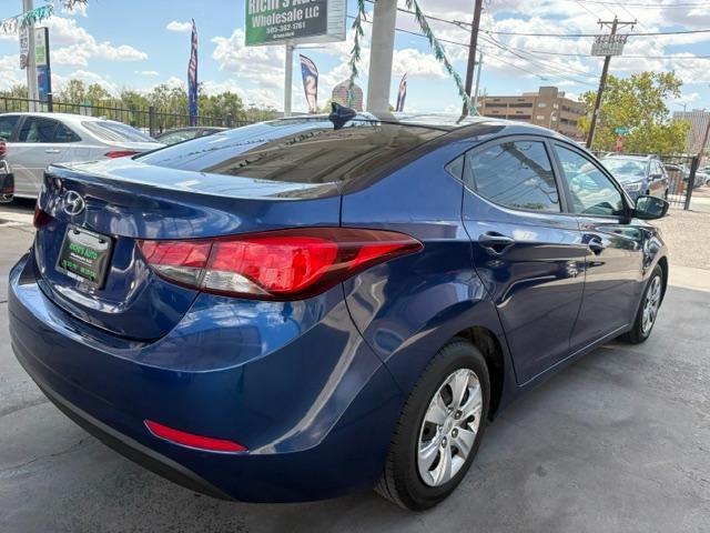 Hyundai Elantra SE 2016