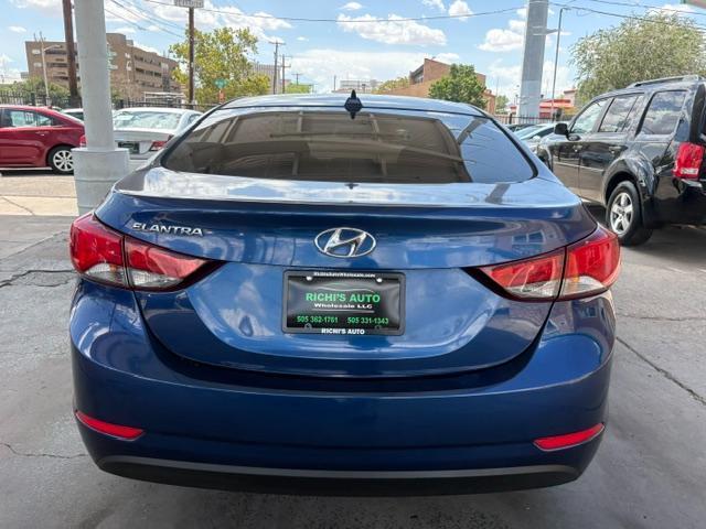 Hyundai Elantra SE 2016