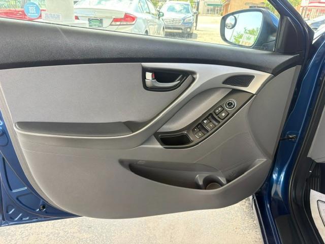 Hyundai Elantra SE 2016