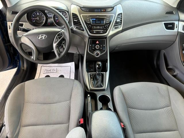 Hyundai Elantra SE 2016