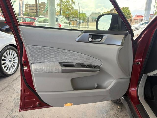 Subaru Forester 2.5X Premium 2012