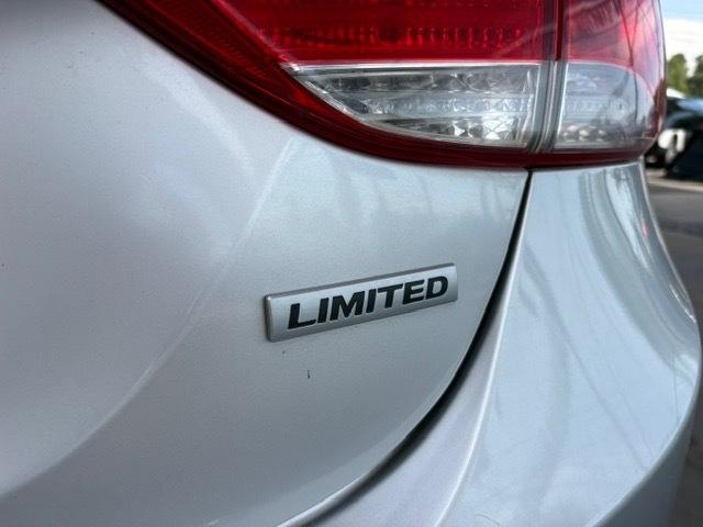 Hyundai Elantra Limited 2013